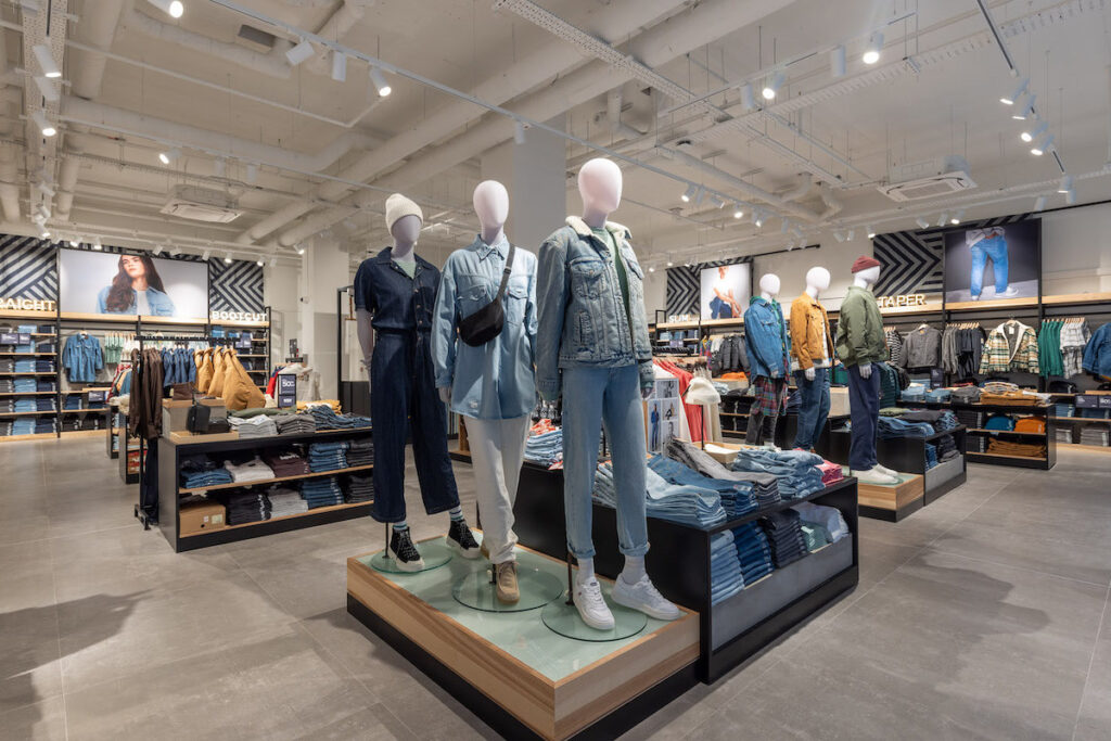Picture of the Levi's store at London Designer Outlet