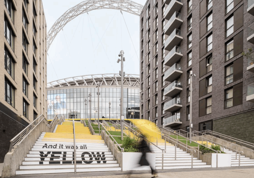 GET CAUGHT IN COLOUR:COLDPLAY AT WEMBLEY